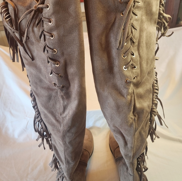 LADY COUTURE BOOTS. Suede, Lace up. Size 9.5-10 - Picture 4 of 12